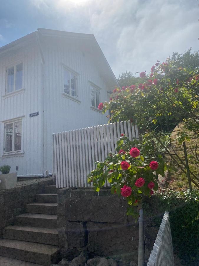 Cozy House In Central Lysekil, 4-6 Beds Villa Esterno foto